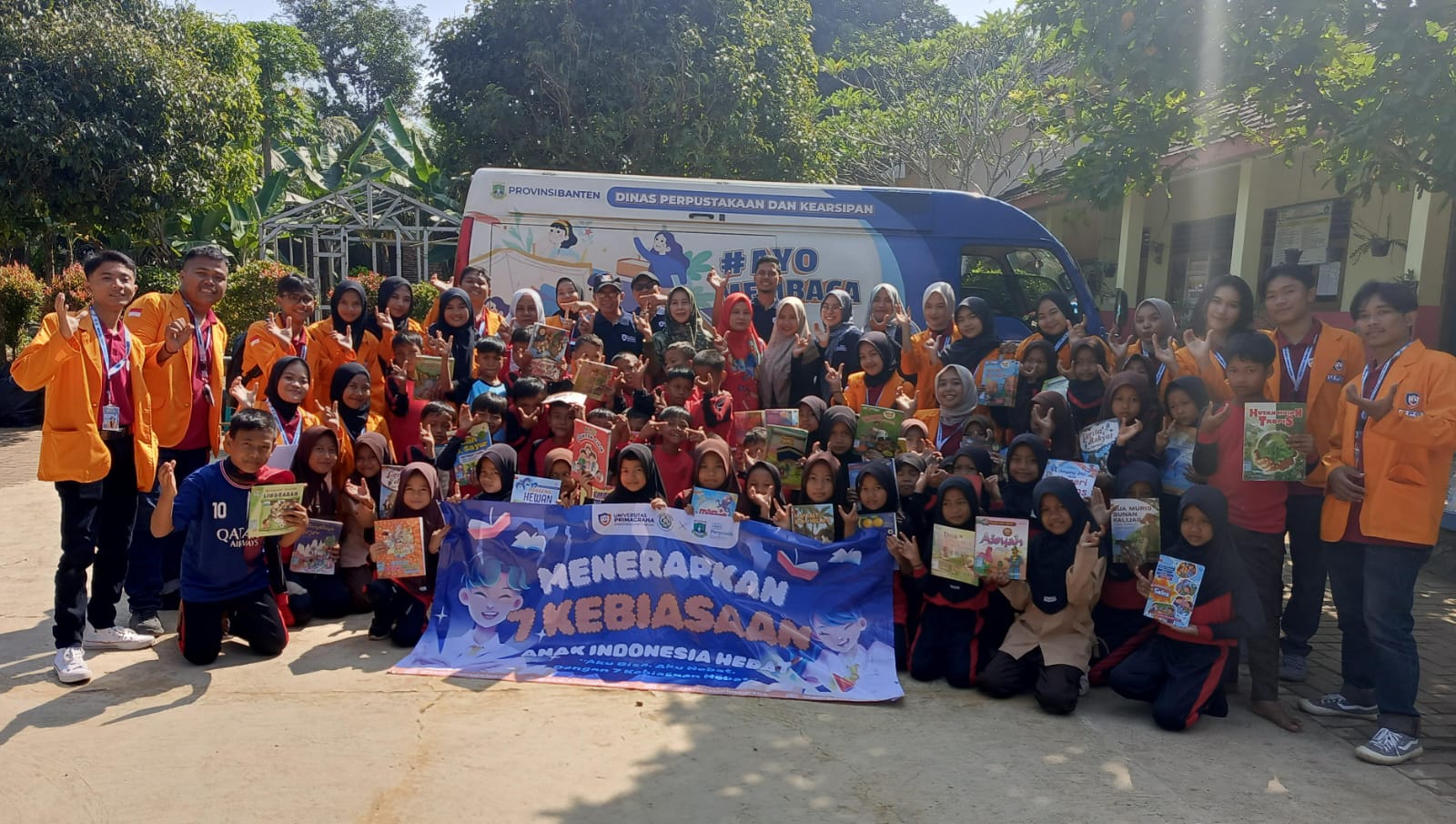 Perpustakaan Keliling di SDN Gadaraha