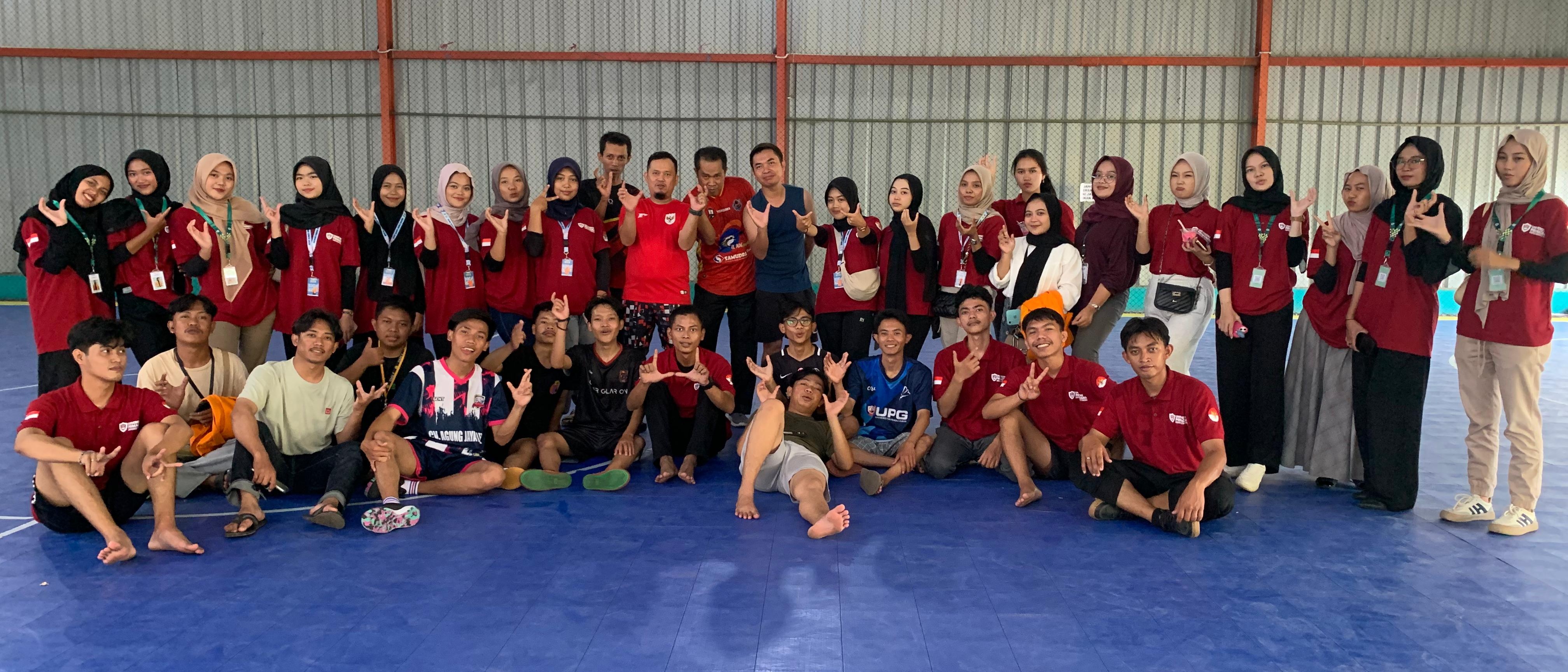 Futsal Bersama: Sinergi Aparat Kelurahan Se-Kecamatan Curug & KKM Universitas Primagraha